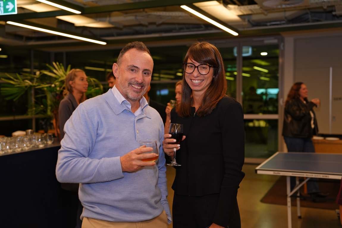 10x10 Sydney pitch night audience
